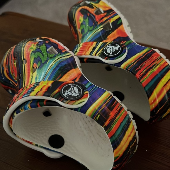 Crocs tie dye kids size 5 - Picture 3 of 6